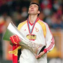 Galatasarays%20Hakan%20Sükür%20celebrates%20in%202000